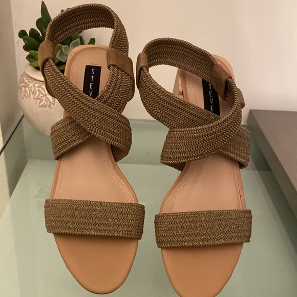 Steven Olive Green Block Sandal - Picture 2 of 7